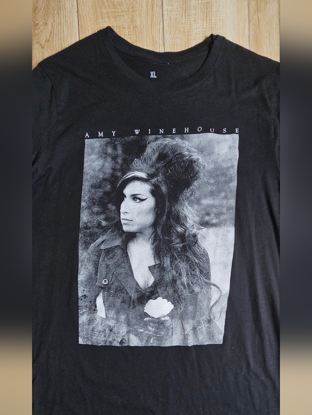 ​Amy Winehouse T-Shirt XL Black Rock Off 2015 Cherry Westfield Licensed Graphic